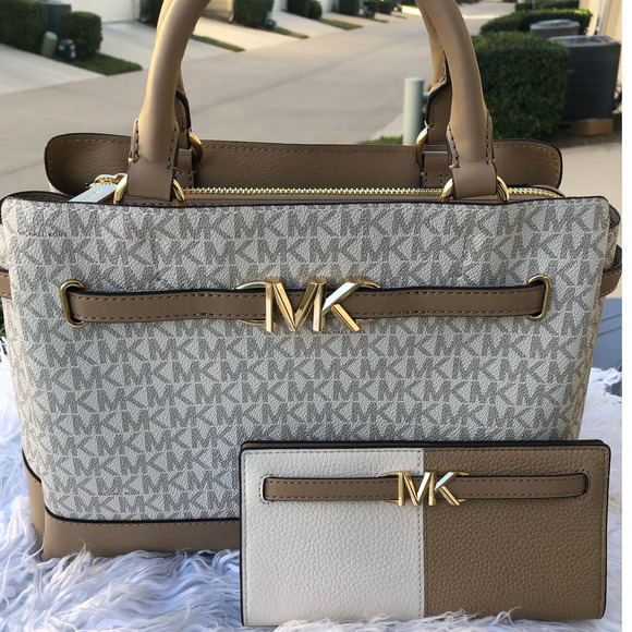 Michael Kors Handbags - Michael Kors Reed Large Bag and Wallet Set Dust Bag Incl.